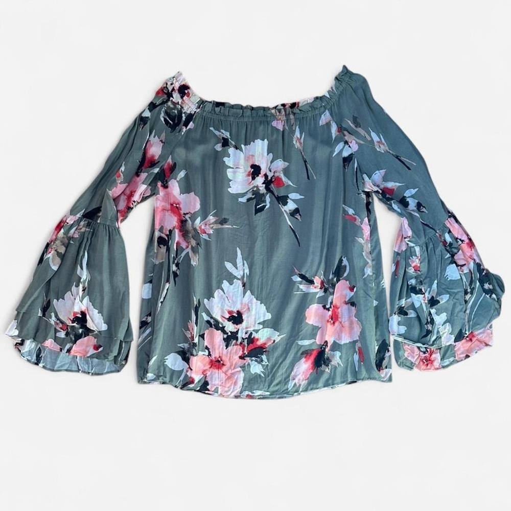 White House Black Market blouse size M